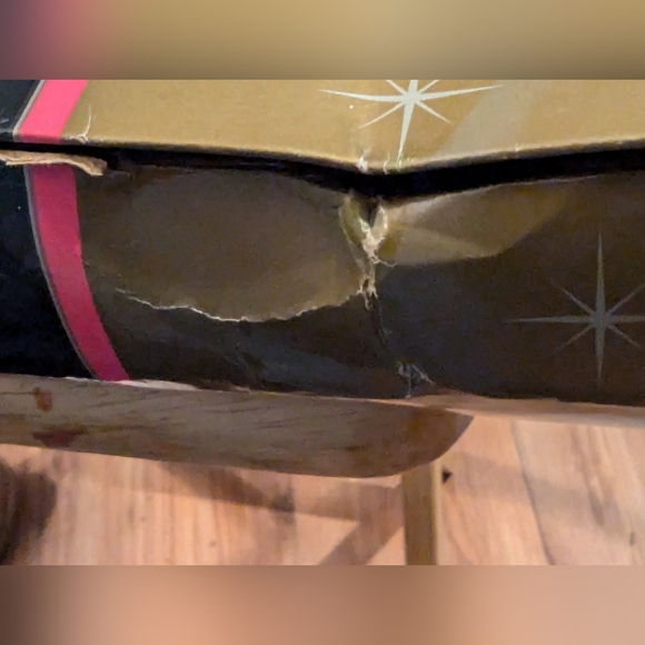 Avon Special Edition Winter Rhapsody Barbie Second in Series 1996, Brunette Doll - Picture 8 of 8